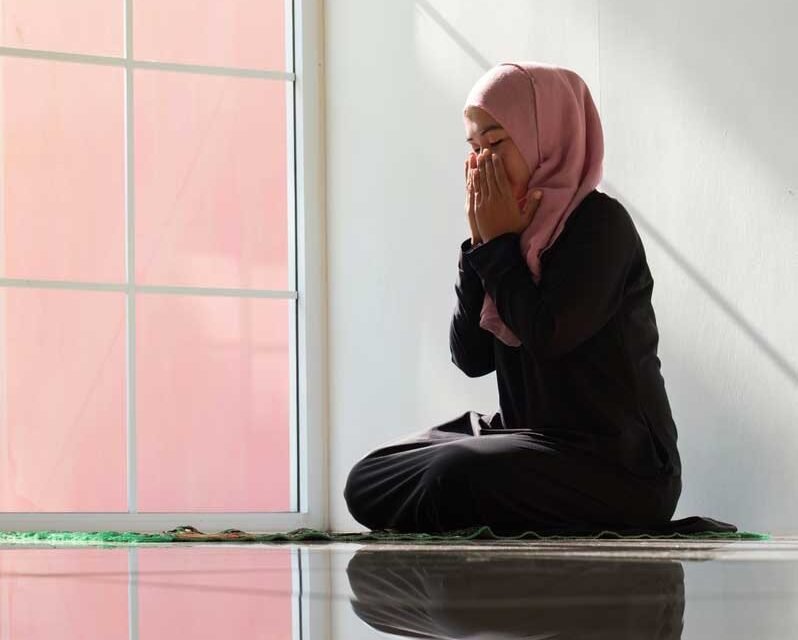 Wafar Rizq Aur Dolat Hasil Karne Ka Wazifa Urdu-Hindi